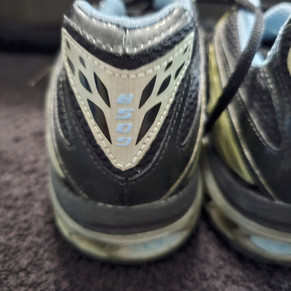 *New Balance Athletic Shoes* - Picture 6 of 14